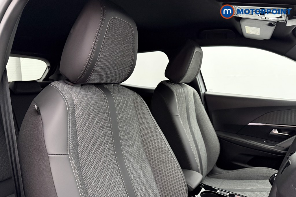 Peugeot 2008 Allure Manual Petrol SUV - Stock Number (1630229) - 14th supplementary image