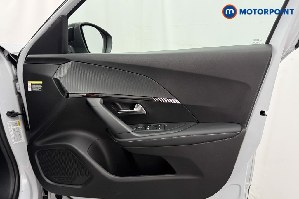 Peugeot 2008 Allure Manual Petrol SUV - Stock Number (1630229) - 15th supplementary image