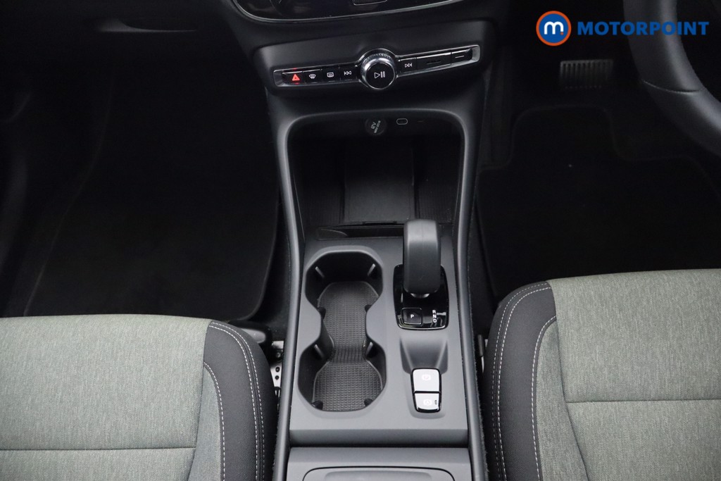 Volvo Xc40 Core Automatic Petrol SUV - Stock Number (1630753) - 6th supplementary image
