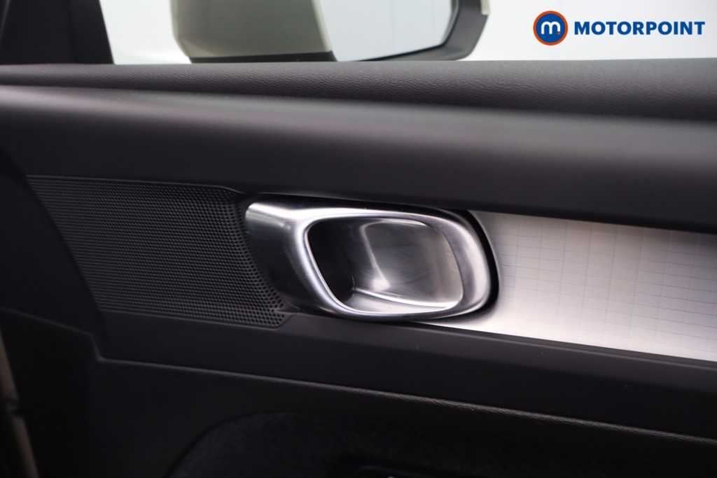 Volvo Xc40 Core Automatic Petrol SUV - Stock Number (1630753) - 16th supplementary image