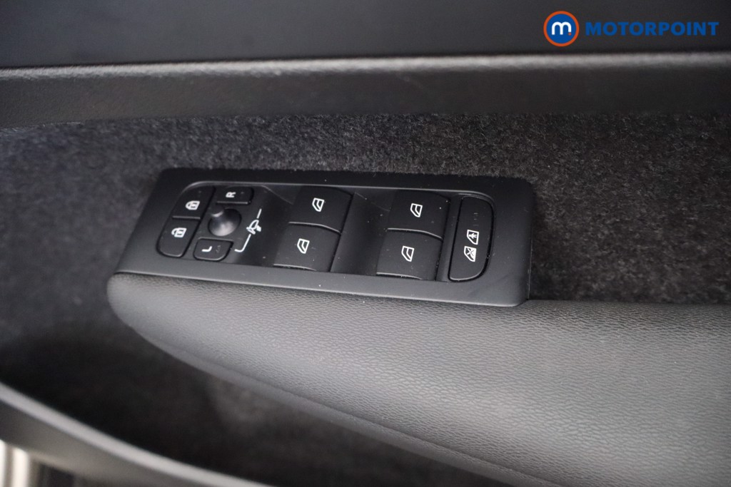 Volvo Xc40 Core Automatic Petrol SUV - Stock Number (1630753) - 17th supplementary image