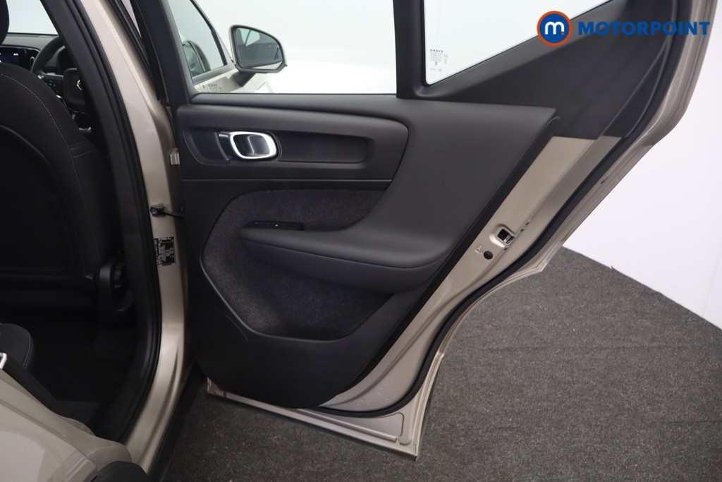 Volvo Xc40 Core Automatic Petrol SUV - Stock Number (1630753) - 21st supplementary image