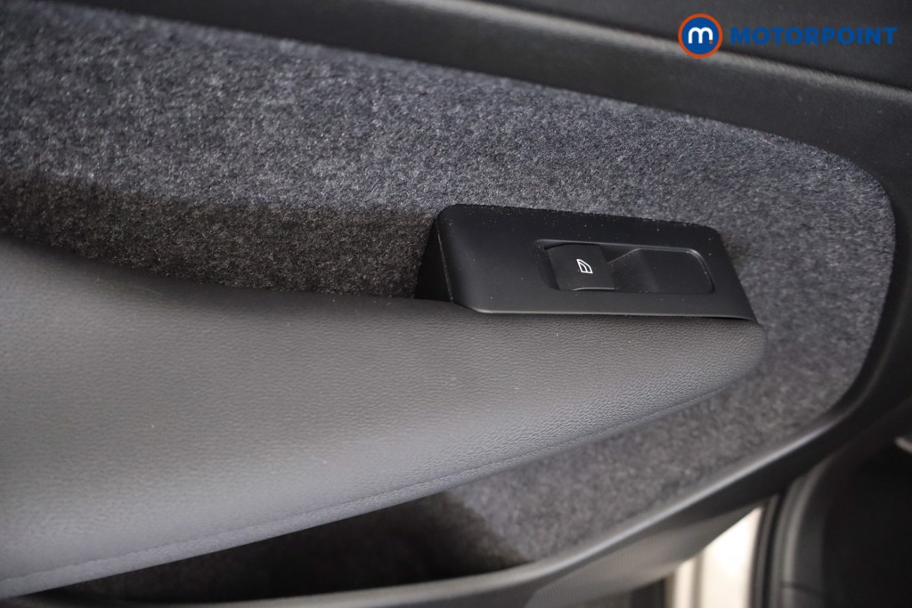 Volvo Xc40 Core Automatic Petrol SUV - Stock Number (1630753) - 27th supplementary image
