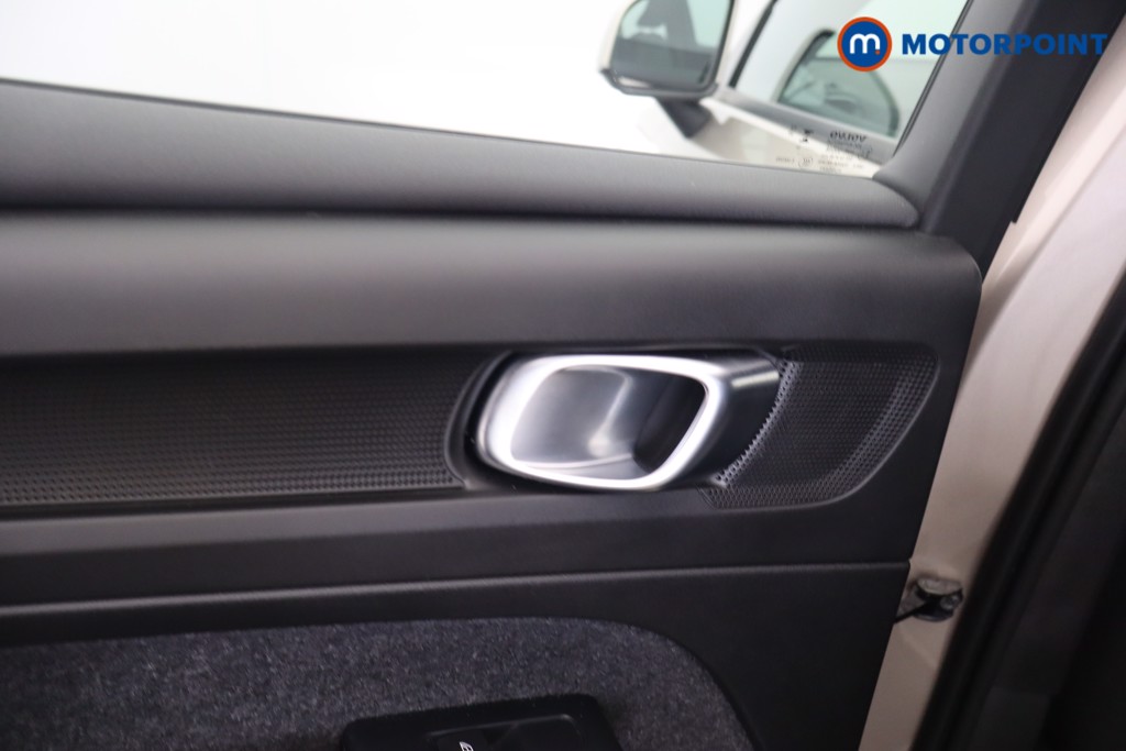 Volvo Xc40 Core Automatic Petrol SUV - Stock Number (1630753) - 28th supplementary image