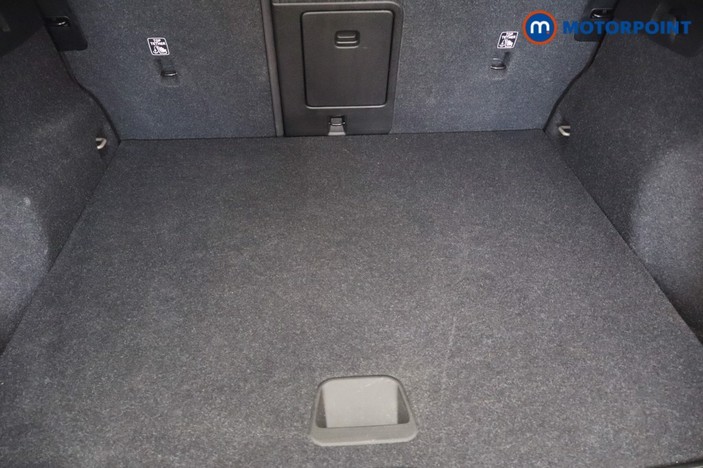 Volvo Xc40 Core Automatic Petrol SUV - Stock Number (1630753) - 46th supplementary image