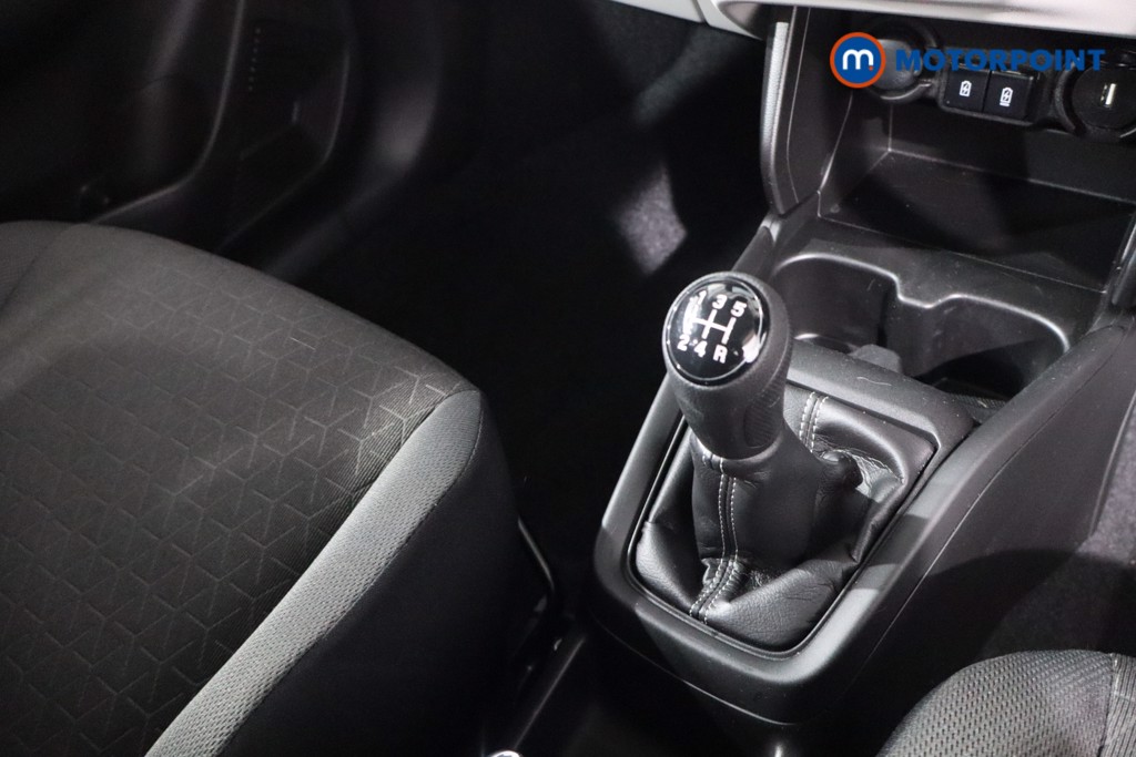 Suzuki Swift Motion Manual Petrol Hatchback - Stock Number (1632004) - 21st supplementary image