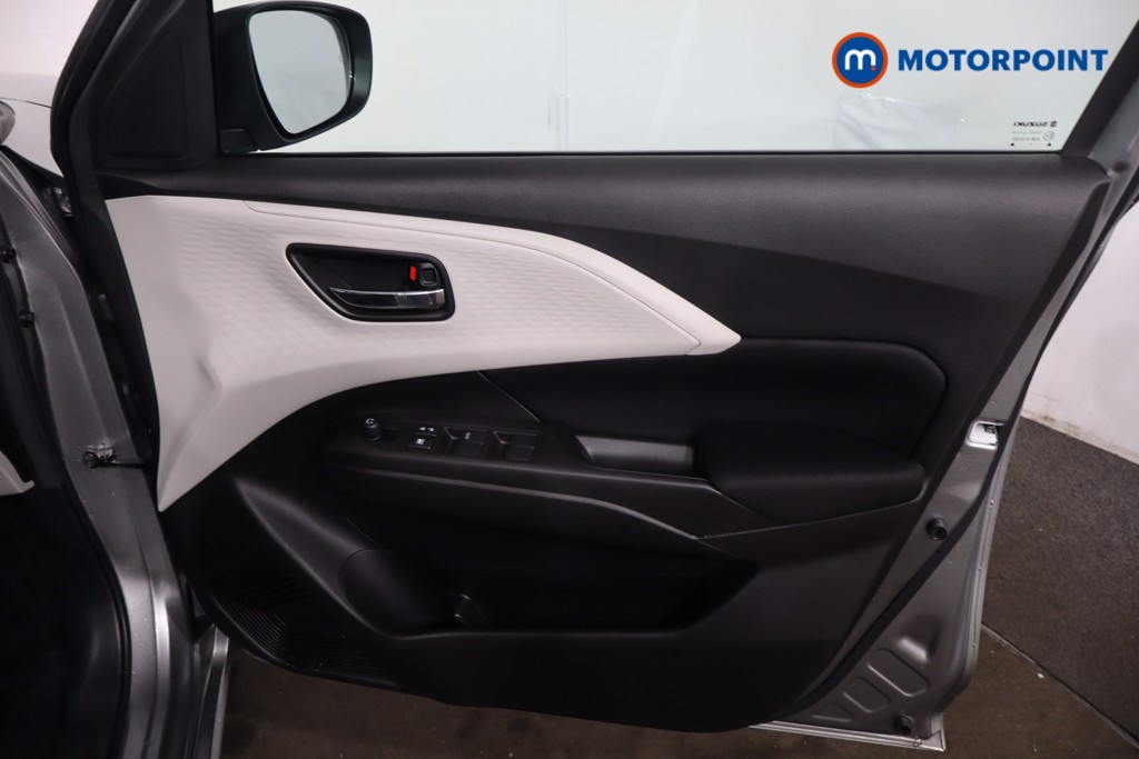 Suzuki Swift Motion Manual Petrol Hatchback - Stock Number (1632004) - 23rd supplementary image