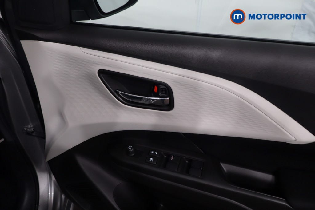 Suzuki Swift Motion Manual Petrol Hatchback - Stock Number (1632004) - 24th supplementary image