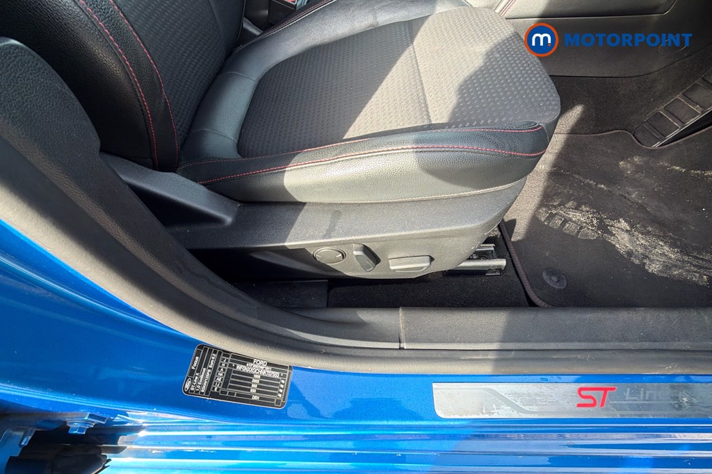 Ford Focus St-Line X Manual Petrol Hatchback - Stock Number (1632641) - 25th supplementary image