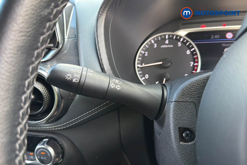 Nissan Juke N-Connecta Manual Petrol SUV - Stock Number (1632757) - 5th supplementary image