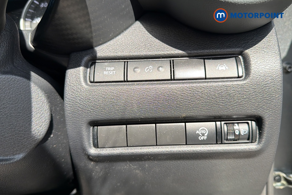 Nissan Juke N-Connecta Manual Petrol SUV - Stock Number (1632757) - 11th supplementary image