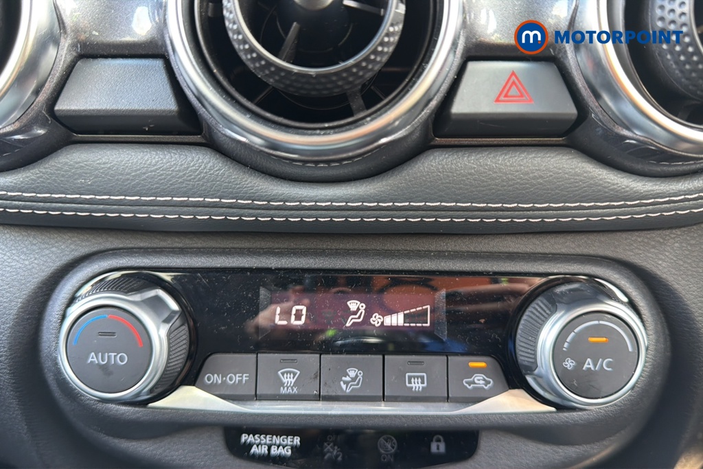 Nissan Juke N-Connecta Manual Petrol SUV - Stock Number (1632757) - 12th supplementary image