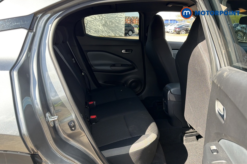 Nissan Juke N-Connecta Manual Petrol SUV - Stock Number (1632757) - 25th supplementary image