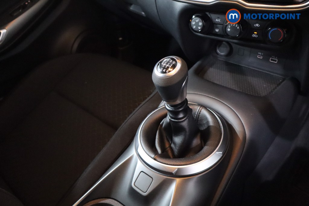 Nissan Juke Acenta Premium Manual Petrol SUV - Stock Number (1634233) - 19th supplementary image