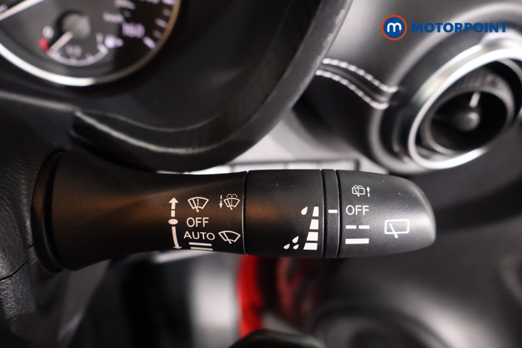 Nissan Juke N-Connecta Automatic Petrol SUV - Stock Number (1634236) - 15th supplementary image