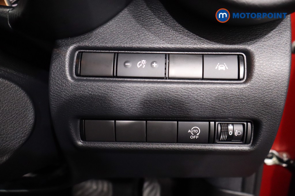 Nissan Juke N-Connecta Automatic Petrol SUV - Stock Number (1634236) - 17th supplementary image