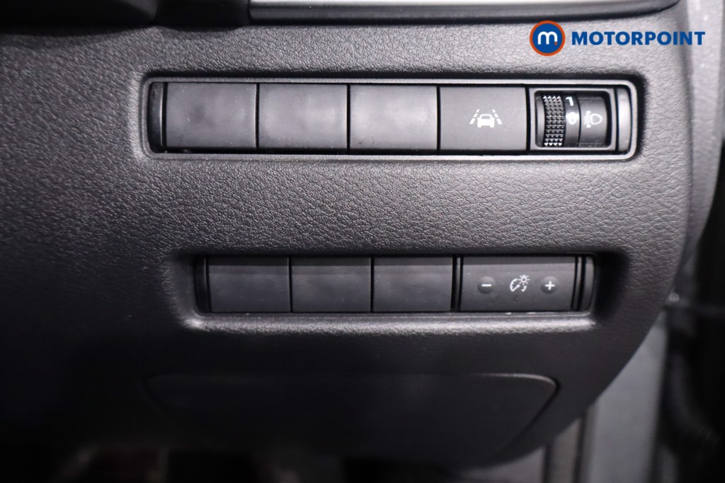 Nissan Qashqai Acenta Premium Automatic Petrol-Electric Hybrid SUV - Stock Number (1634240) - 17th supplementary image