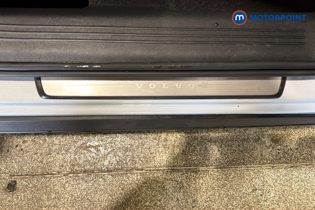 Volvo Xc40 R Design Manual Petrol SUV - Stock Number (1628928) - 27th supplementary image