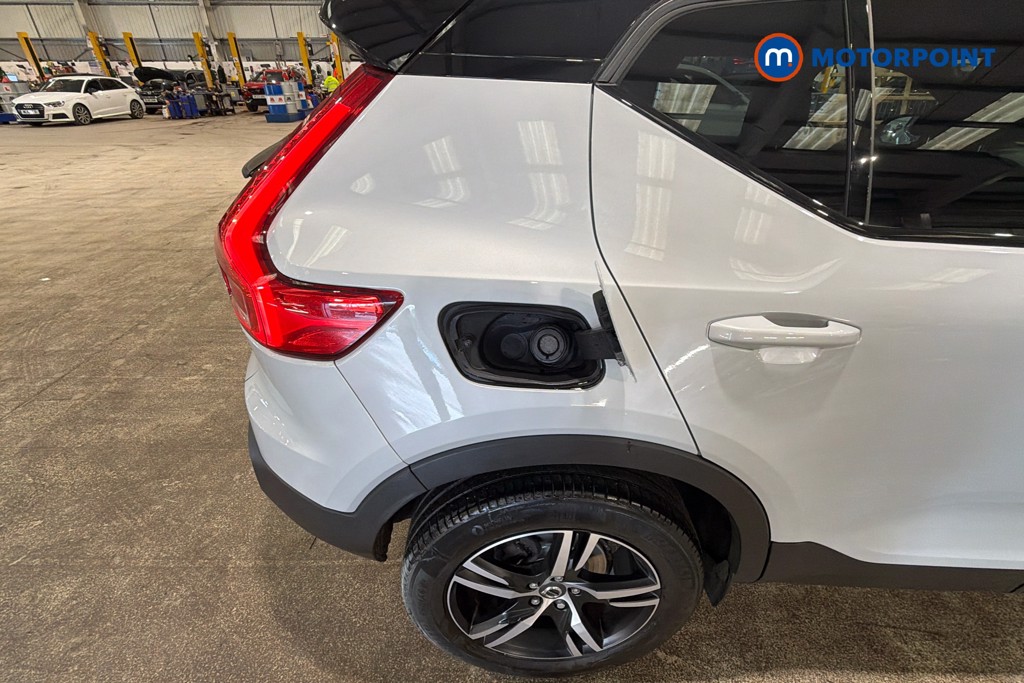 Volvo Xc40 R Design Manual Petrol SUV - Stock Number (1628928) - 41st supplementary image