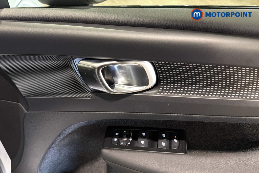 Volvo Xc40 R Design Manual Petrol SUV - Stock Number (1628928) - 42nd supplementary image