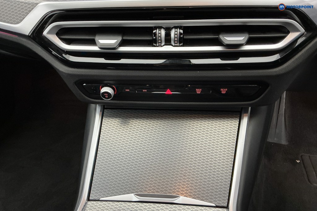 BMW 3 Series M Sport Automatic Petrol Plug-In Hybrid Estate - Stock Number (1630889) - 18th supplementary image