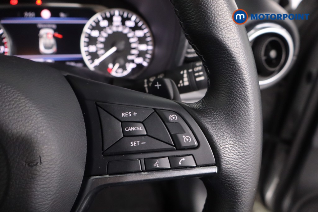 Nissan Juke N-Connecta Automatic Petrol SUV - Stock Number (1631862) - 8th supplementary image