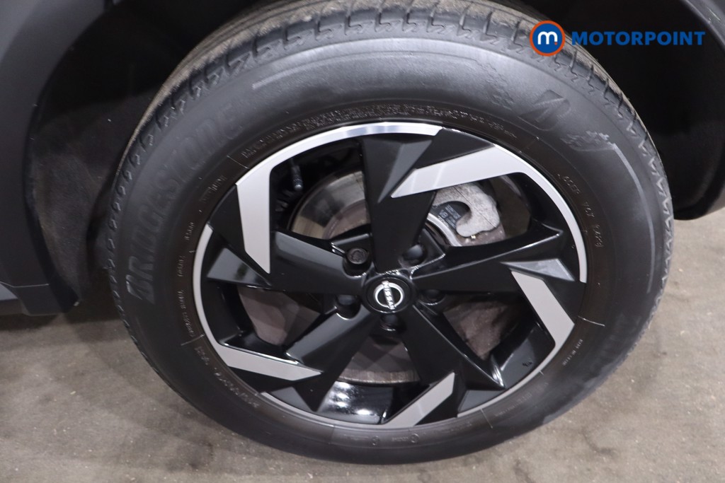 Nissan Juke N-Connecta Automatic Petrol SUV - Stock Number (1631862) - 12th supplementary image