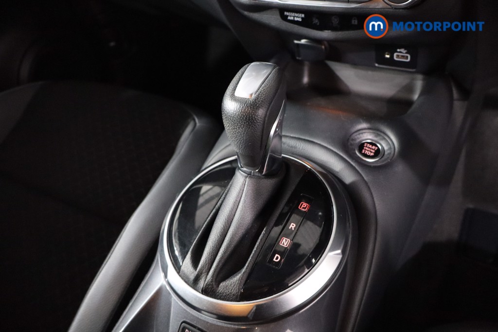 Nissan Juke N-Connecta Automatic Petrol SUV - Stock Number (1631862) - 20th supplementary image