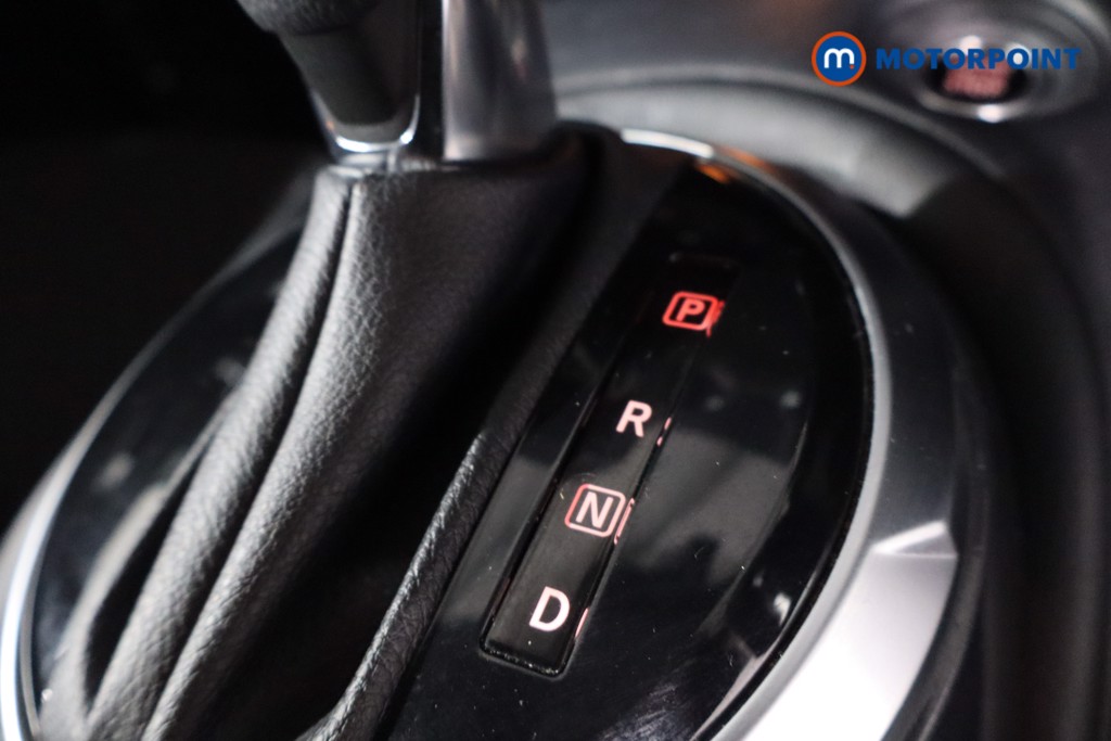 Nissan Juke N-Connecta Automatic Petrol SUV - Stock Number (1631862) - 21st supplementary image