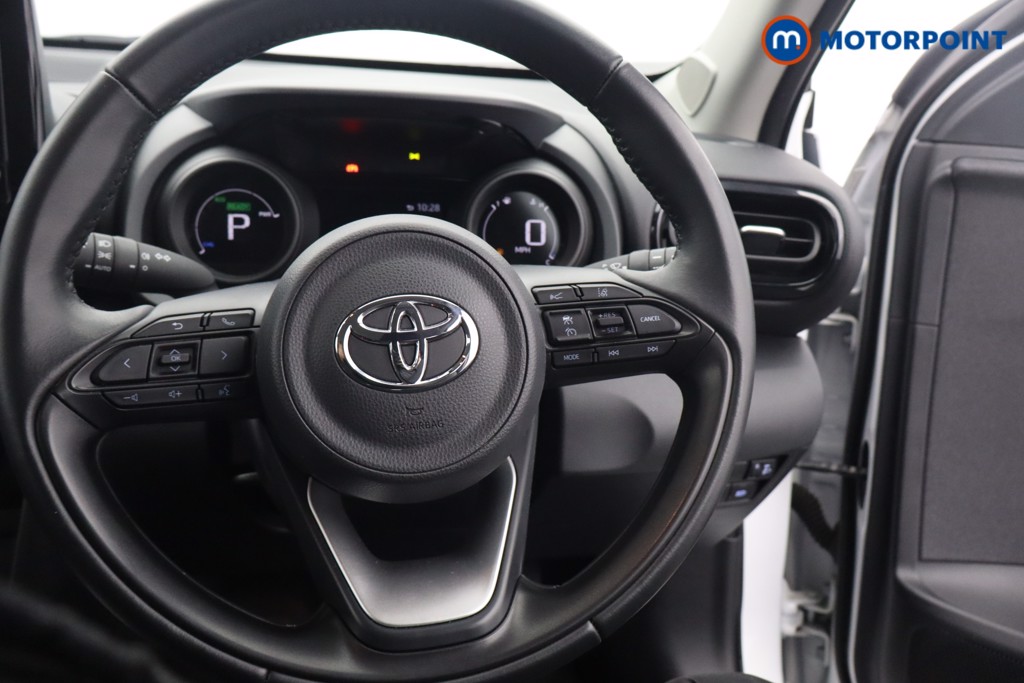 Toyota Yaris Cross Icon Automatic Petrol-Electric Hybrid Estate - Stock Number (1632312) - 5th supplementary image