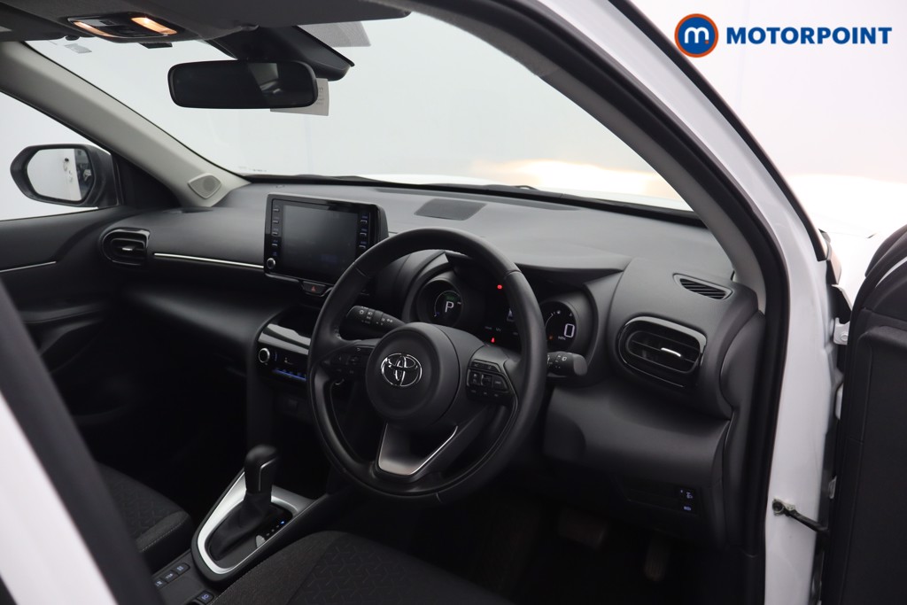 Toyota Yaris Cross Icon Automatic Petrol-Electric Hybrid Estate - Stock Number (1632312) - 1st supplementary image