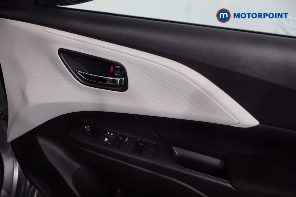 Suzuki Swift Motion Manual Petrol Hatchback - Stock Number (1632531) - 24th supplementary image