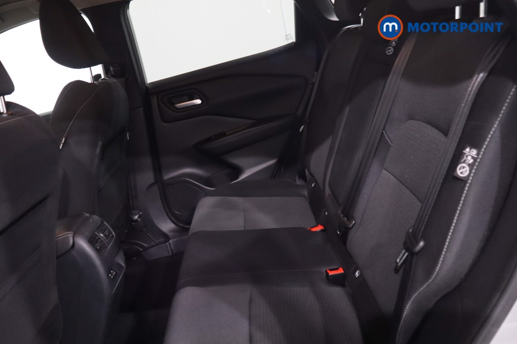 Nissan Qashqai N-Connecta Manual Petrol SUV - Stock Number (1634256) - 5th supplementary image