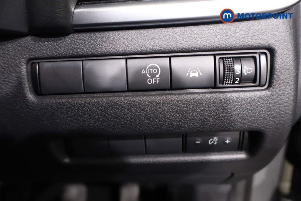 Nissan Qashqai N-Connecta Manual Petrol SUV - Stock Number (1634256) - 17th supplementary image