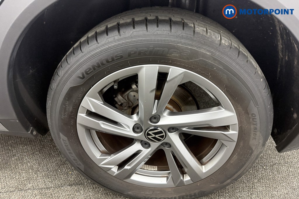 Volkswagen T-Roc R-Line Automatic Petrol SUV - Stock Number (1630933) - 33rd supplementary image