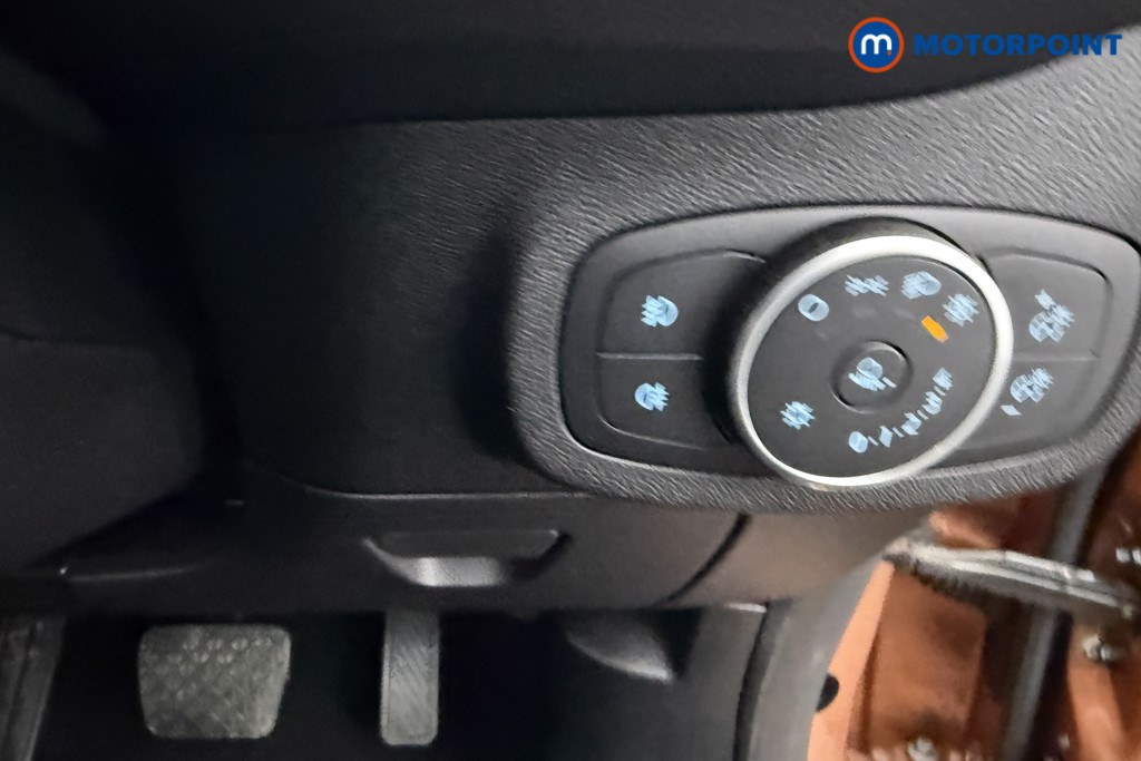 Ford Fiesta Titanium B-Pluso Play Automatic Petrol Hatchback - Stock Number (1632283) - 12th supplementary image