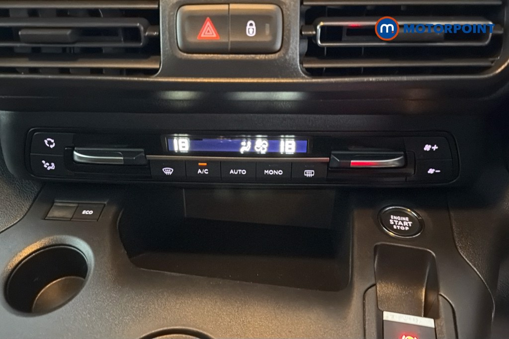 Vauxhall Combo Life Elite Automatic Diesel People Carrier - Stock Number (1633325) - 12th supplementary image