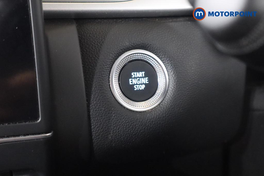 Renault Captur Techno Automatic Petrol Plug-In Hybrid SUV - Stock Number (1601142) - 7th supplementary image