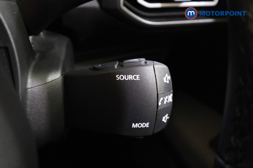 Dacia Sandero Expression Manual Petrol Hatchback - Stock Number (1617860) - 5th supplementary image