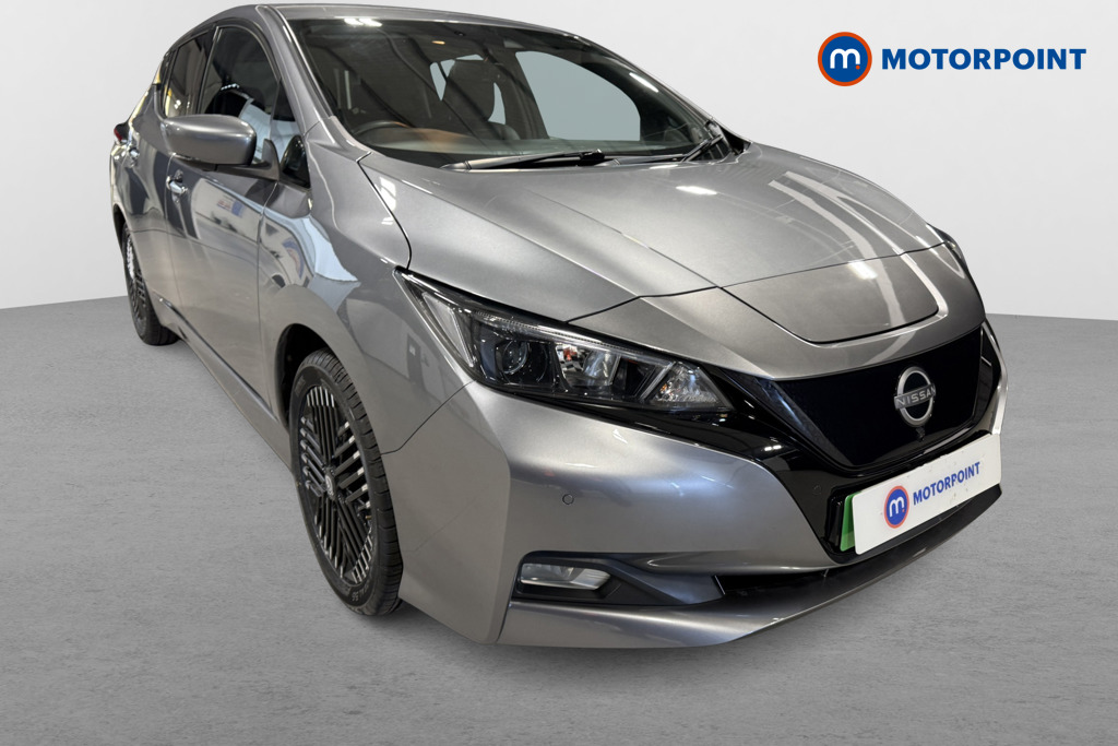 Nissan Leaf N-Connecta Automatic Electric Hatchback - Stock Number (1624091) - Drivers side front corner