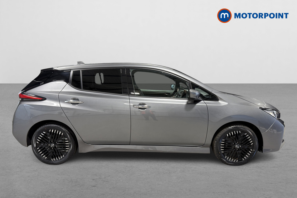 Nissan Leaf N-Connecta Automatic Electric Hatchback - Stock Number (1624091) - Drivers side