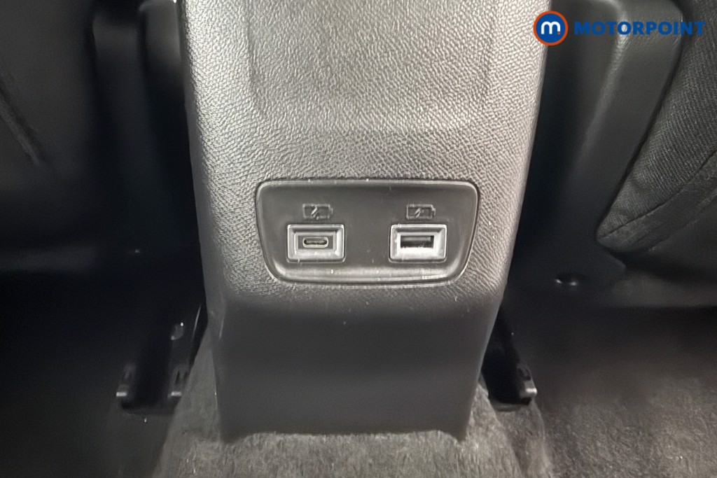 Peugeot 2008 Allure Manual Petrol SUV - Stock Number (1625018) - 17th supplementary image