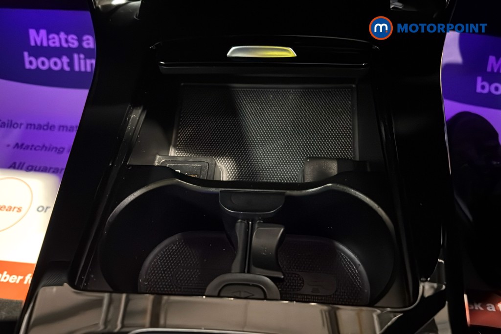 Mercedes-Benz A Class Amg Line Executive Edition Automatic Petrol Hatchback - Stock Number (1625036) - 16th supplementary image