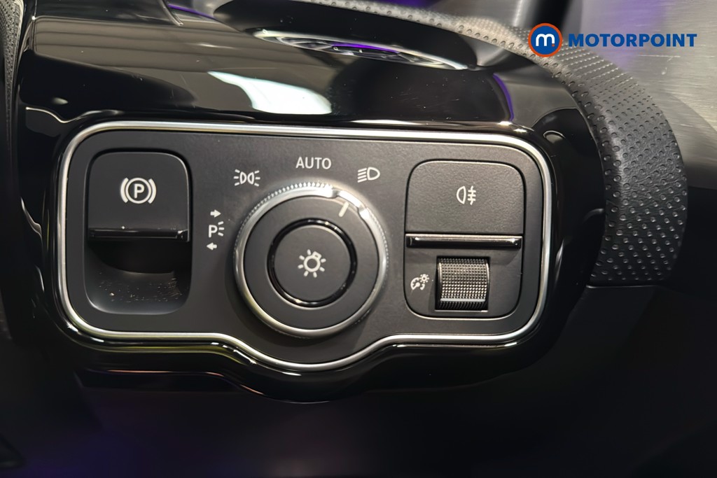 Mercedes-Benz A Class Amg Line Executive Edition Automatic Petrol Hatchback - Stock Number (1625036) - 18th supplementary image