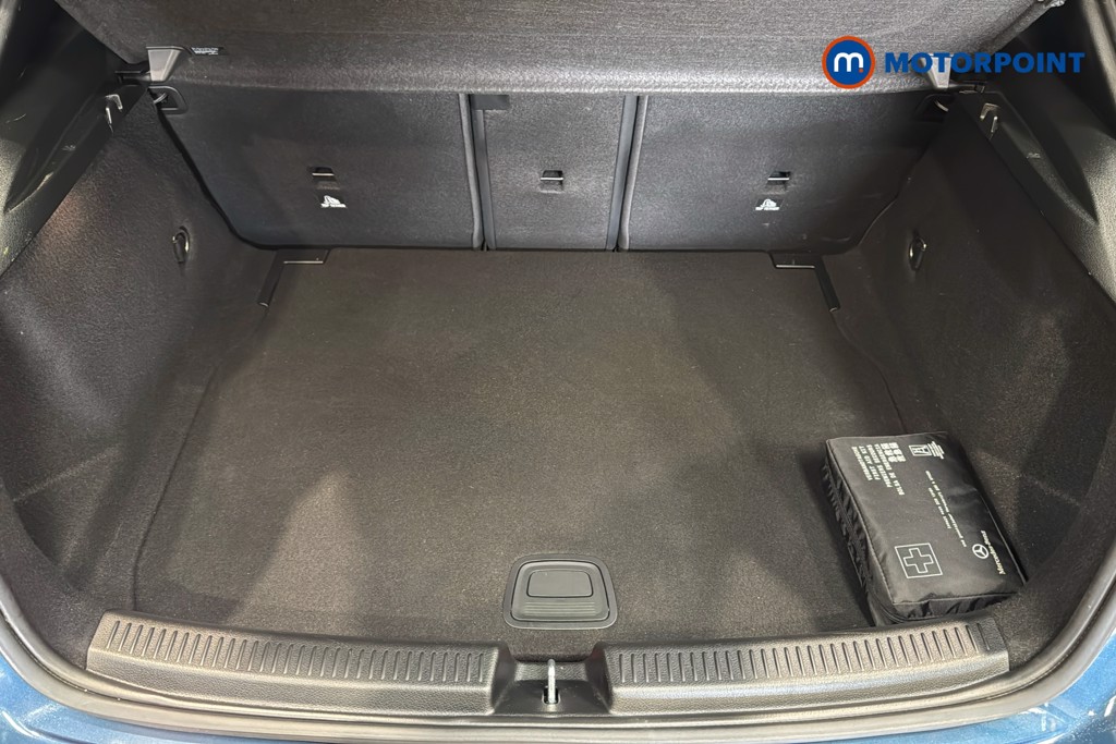 Mercedes-Benz A Class Amg Line Executive Edition Automatic Petrol Hatchback - Stock Number (1625036) - 33rd supplementary image