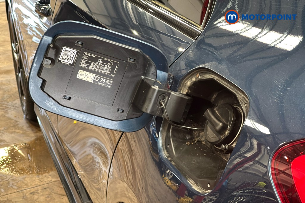 Mercedes-Benz A Class Amg Line Executive Edition Automatic Petrol Hatchback - Stock Number (1625036) - 41st supplementary image