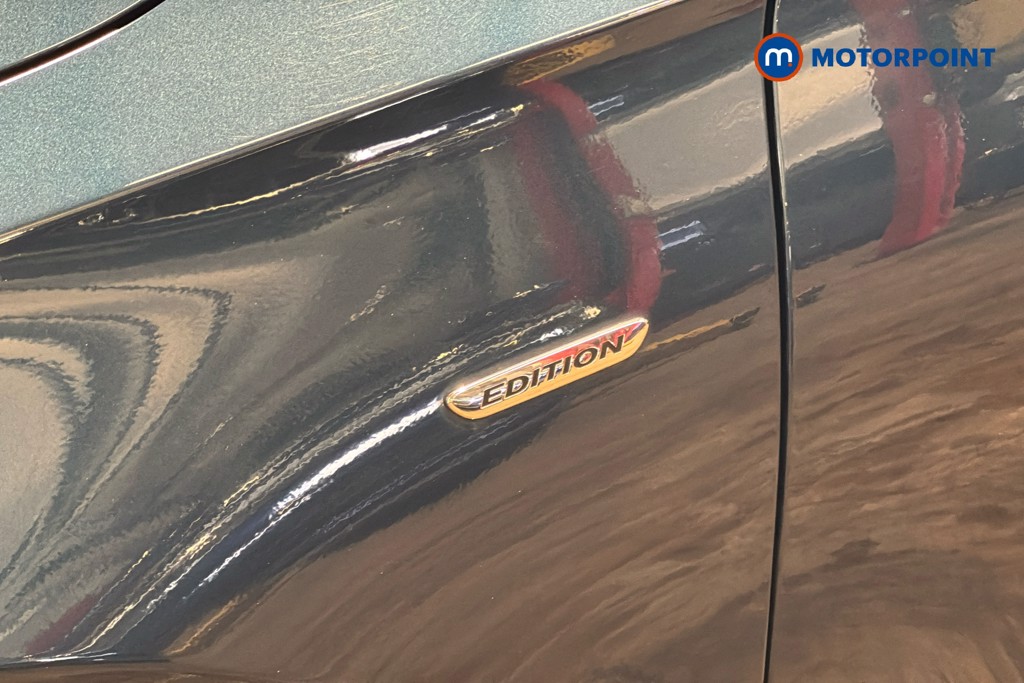 Mercedes-Benz A Class Amg Line Executive Edition Automatic Petrol Hatchback - Stock Number (1625036) - 46th supplementary image