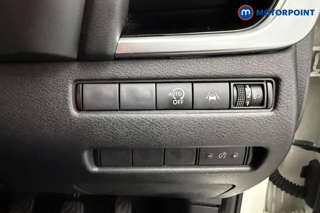 Nissan Qashqai N-Connecta Manual Petrol SUV - Stock Number (1627377) - 5th supplementary image