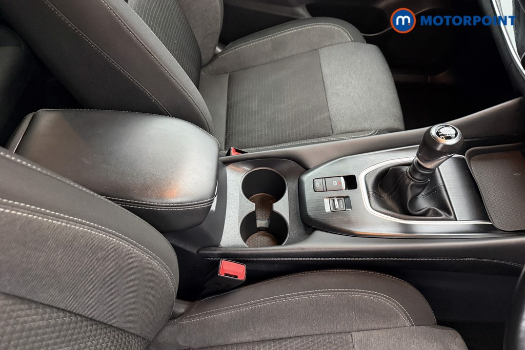 Nissan Qashqai N-Connecta Manual Petrol SUV - Stock Number (1627377) - 11th supplementary image