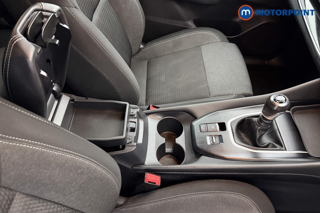 Nissan Qashqai N-Connecta Manual Petrol SUV - Stock Number (1627377) - 12th supplementary image